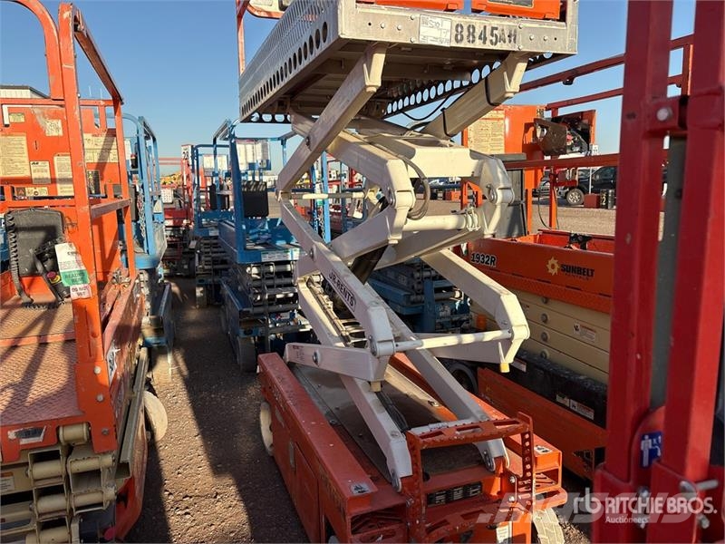 Snorkel S3215L Electric Scissor Lift Saksilavat