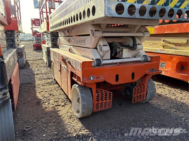 Snorkel S3215L Electric Scissor Lift Saksilavat