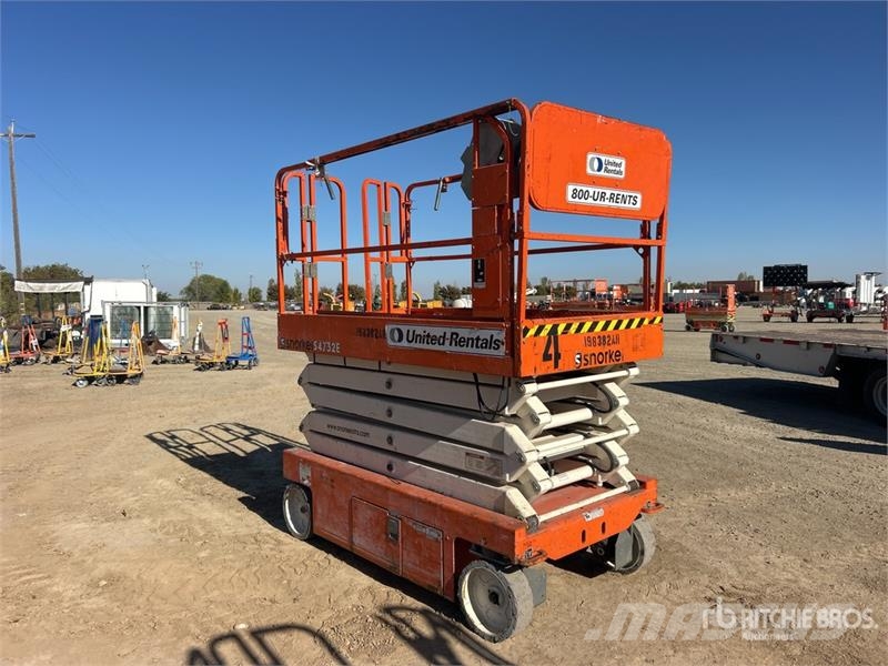 Snorkel S4732E Electric Scissor Lift رافعات مقصية الشكل