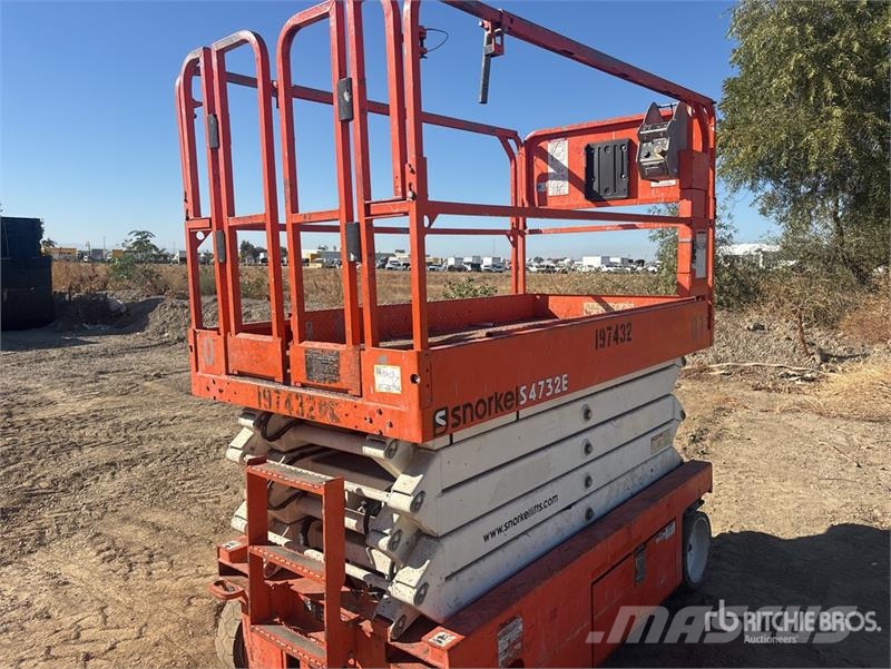 Snorkel S4732E Electric Scissor Lift رافعات مقصية الشكل