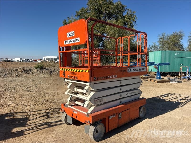Snorkel S4732E Electric Scissor Lift رافعات مقصية الشكل