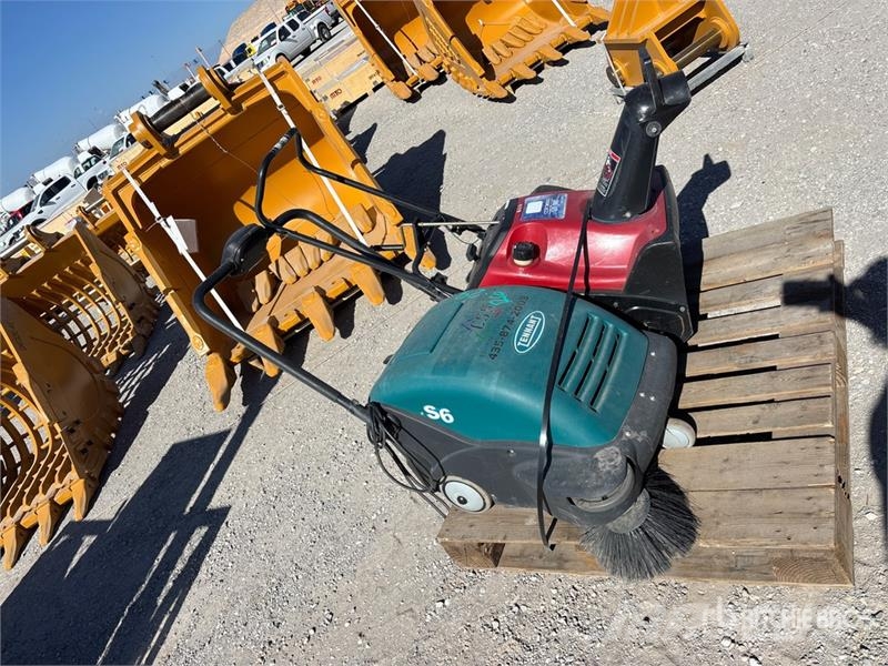  Snow Blower and Sweeper Snow throwers