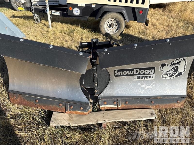 SnowDogg VUT65 72 ft 2 Way Snow Plow Snežne deske in plugi