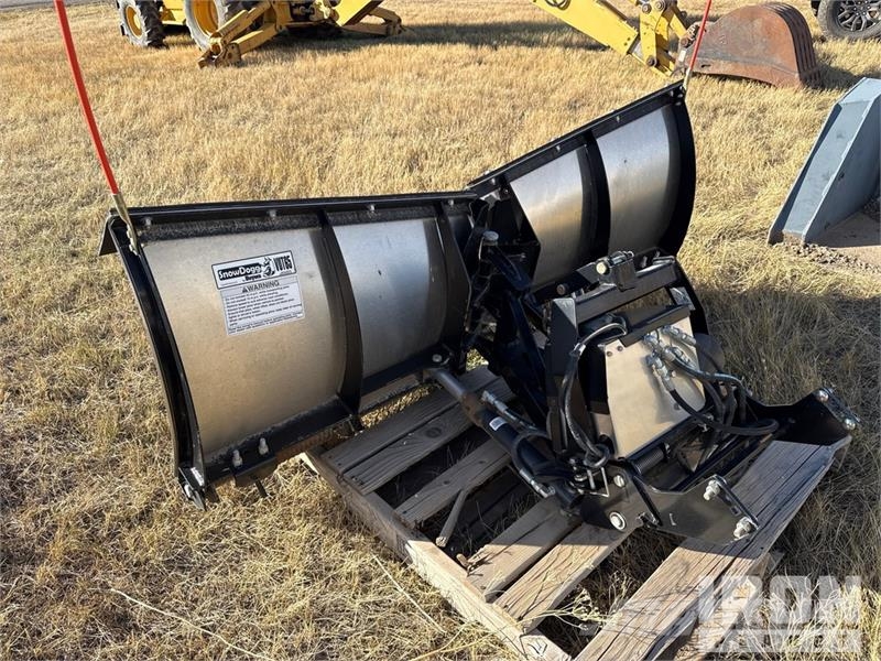 SnowDogg VUT65 72 ft 2 Way Snow Plow Snežne deske in plugi
