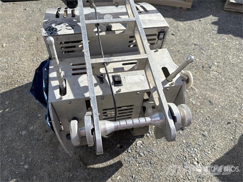 Soff-Cutt GS400 Walk-Behind Saw 제재소