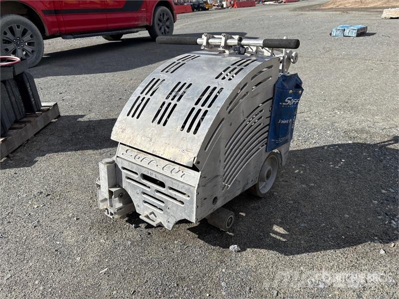  Soff-Cutt GS400 Walk-Behind Saw 제재소