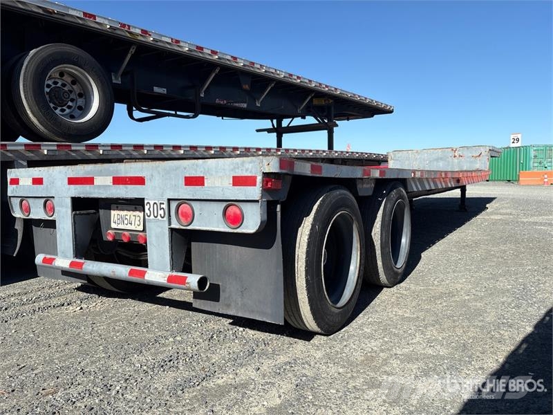 SPCNS 39 ft T/A Step Deck Trailer Podvalníky