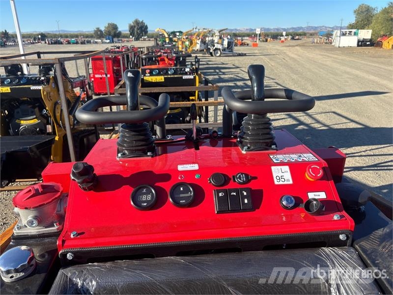 SSL1500-RED Mini Compact Track Loader (Unused) لوادر انزلاقية التوجيه