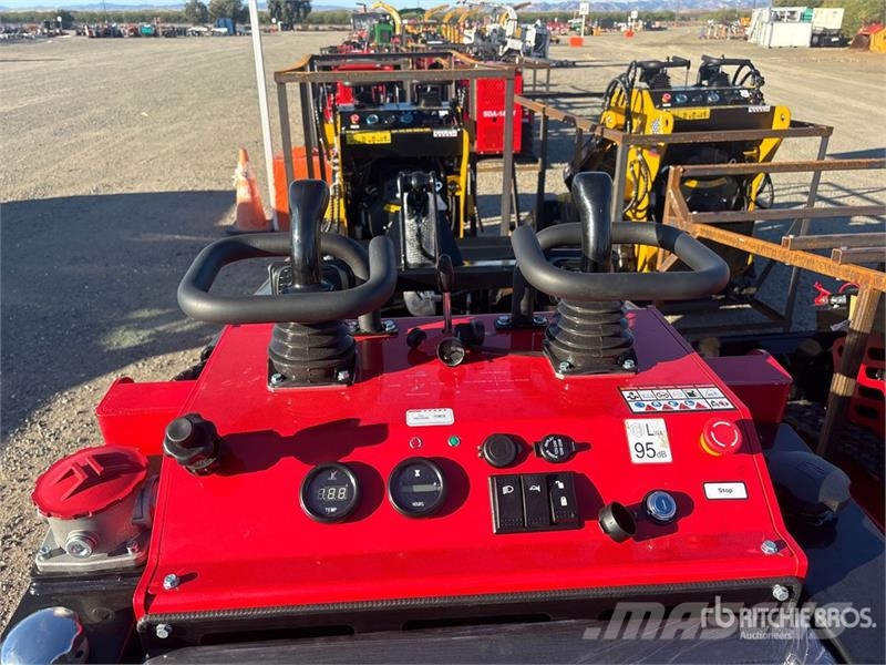  SSL1500-RED Mini Compact Track Loader (Unused) لوادر انزلاقية التوجيه