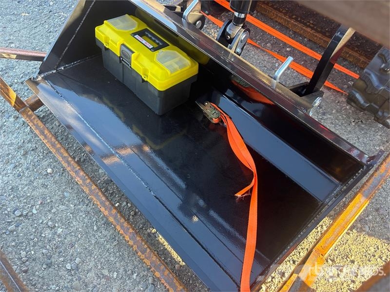 SSL1500-RED Mini Compact Track Loader (Unused) لوادر انزلاقية التوجيه