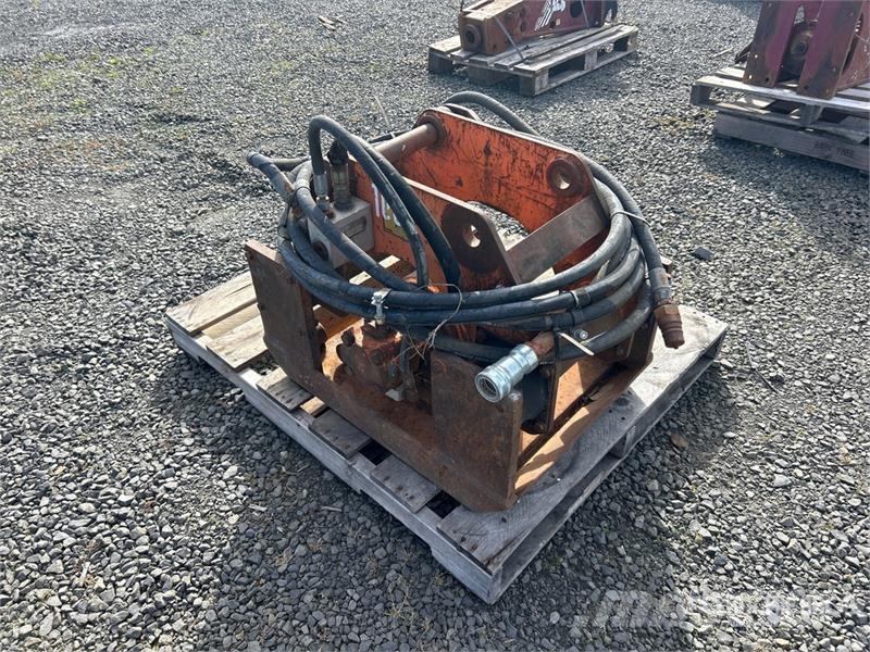 Stanley 23 in Plate Compactor Attachment - Fits Case 580L 夯實機(夯土機)