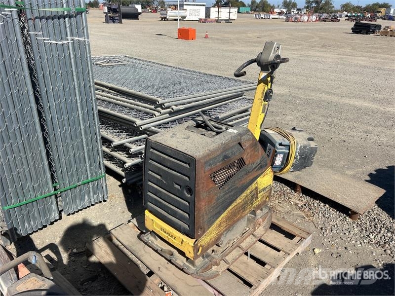 Stanley SRP4960 Vibratory Plate Compactor Ubijaki wibracyjne