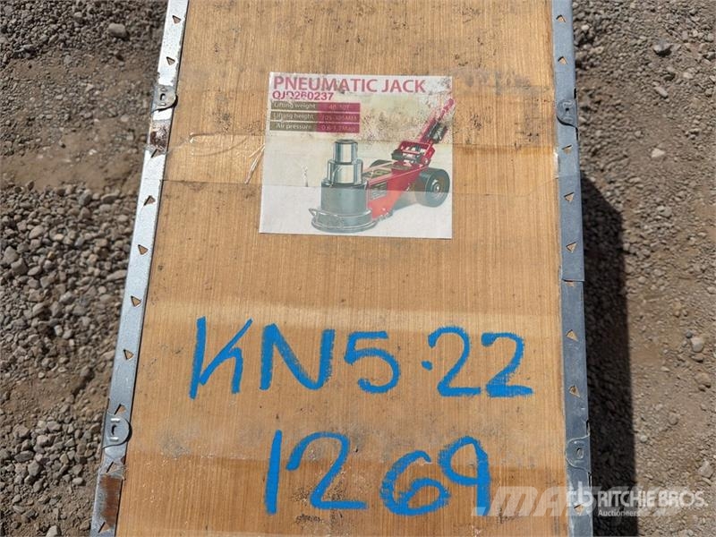  STARVOX JB80T 80 ton Pneumatic/Hydraulic Floor Jac Būvniecība- Citi