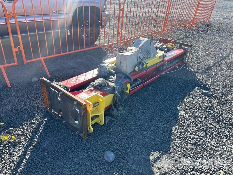STARVOX LST-SZ4500 2 Post 8800 lb Vehicle Lift (Un Stavebnictví - ostatní