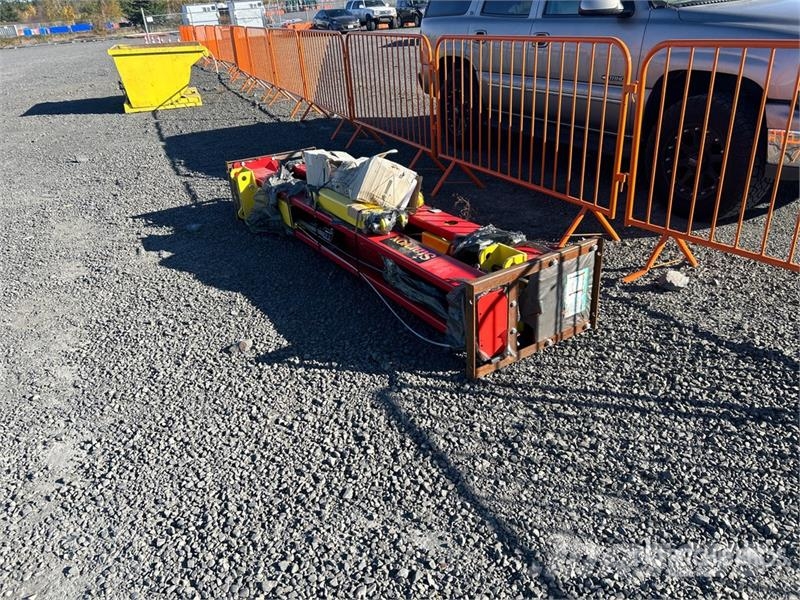 STARVOX LST-SZ4500 2 Post 8800 lb Vehicle Lift (Un Stavebnictví - ostatní