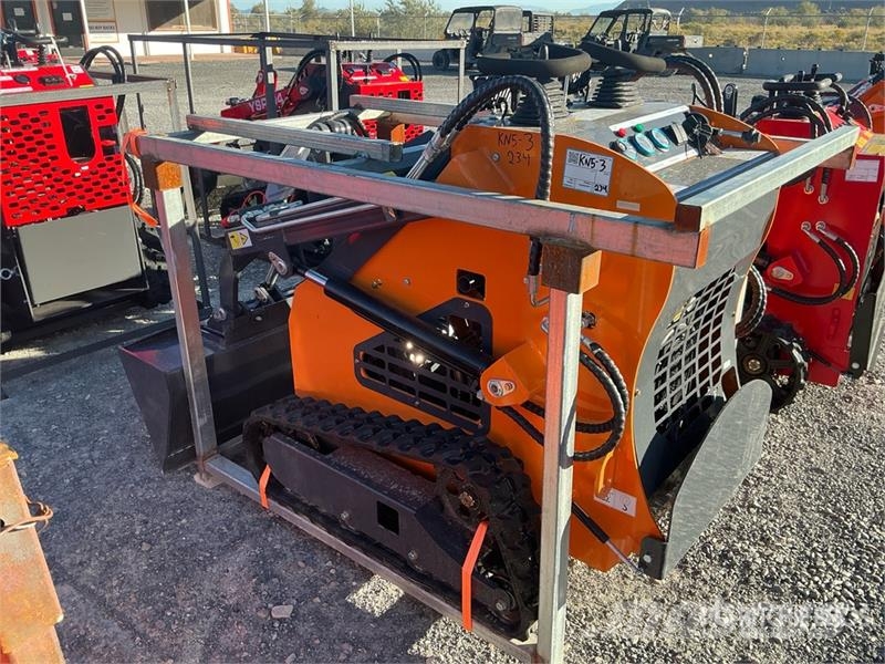 STARVOX SV-480 Mini Compact Track Loader (Unused) Skid steer loaders