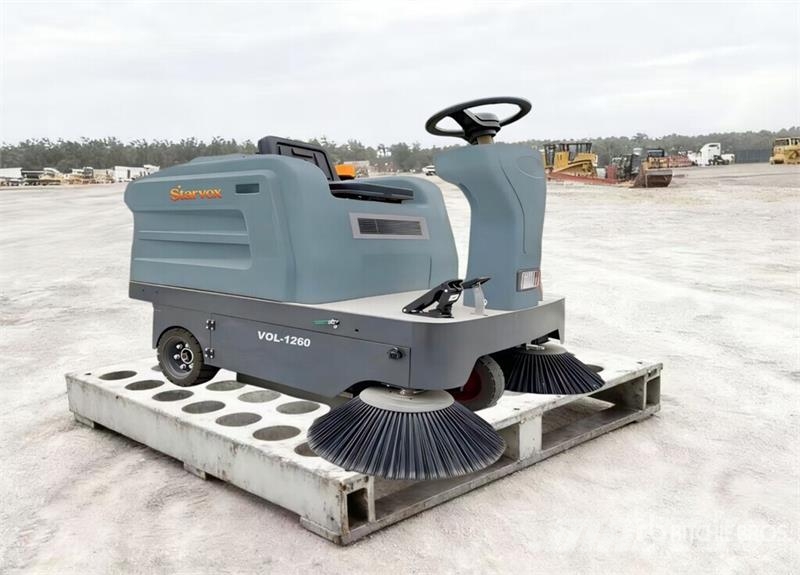  STARVOX VOL-1260 Ride-On Electric Floor Sweeper (U Andre gressmaskiner