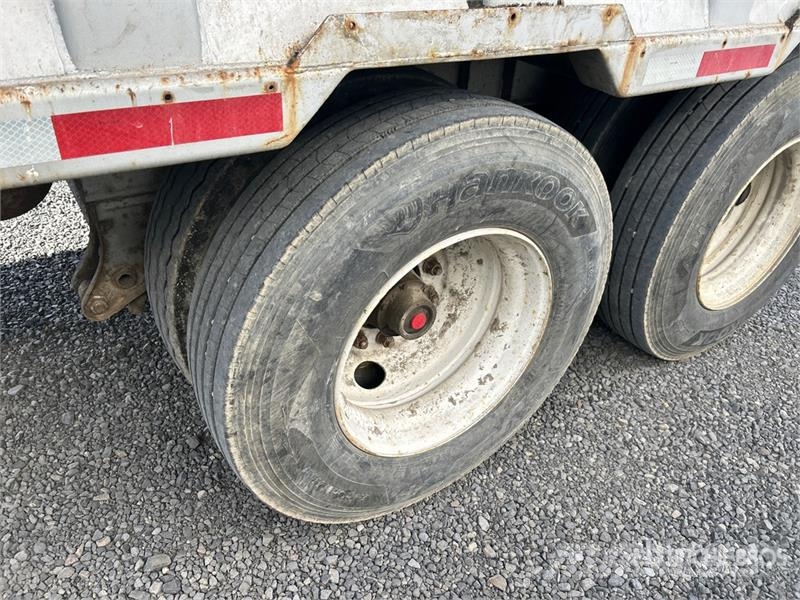 Steco SW040101 40 ft T/A Moving Floor Refuse Trail Other semi-trailers