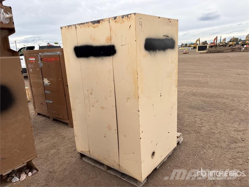  Steel Cabinets مكونات أخرى