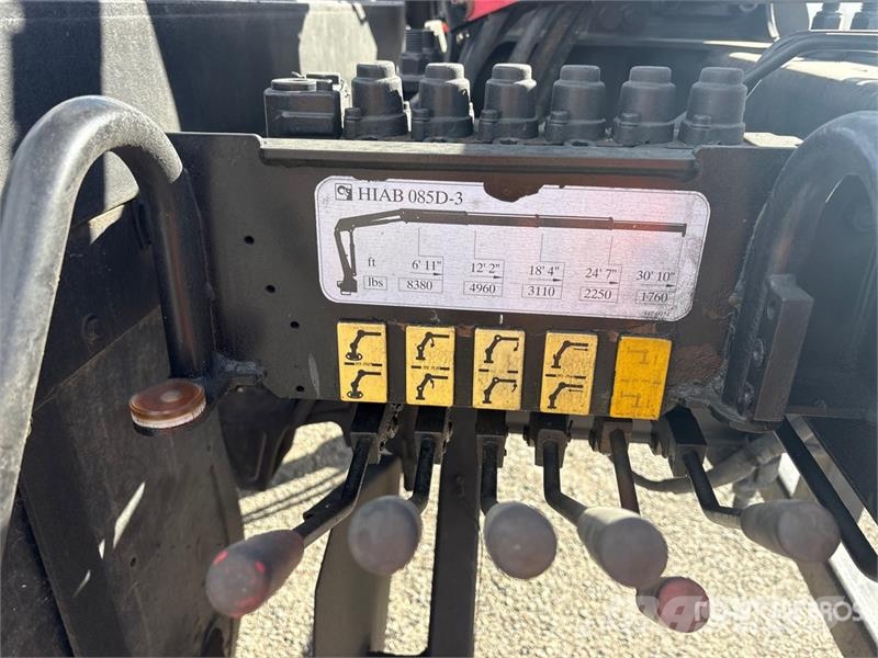 Sterling 085D-3 8380 lb Knuckle Boom on Sterling Acterra 4x Żurawie samochodowe