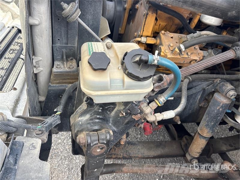 Sterling 085D-3 8380 lb Knuckle Boom on Sterling Acterra 4x Żurawie samochodowe