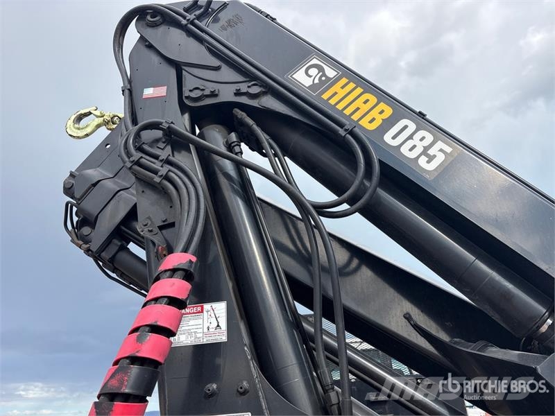 Sterling 085D-3 8380 lb Knuckle Boom on Sterling Acterra 4x Żurawie samochodowe