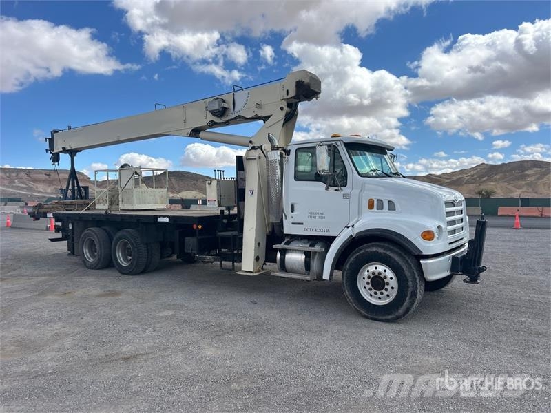 Sterling 800D 46000 lb Straight Boom on Sterling L7500 6x4  Caminhões guindaste