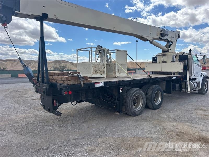 Sterling 800D 46000 lb Straight Boom on Sterling L7500 6x4  Caminhões guindaste