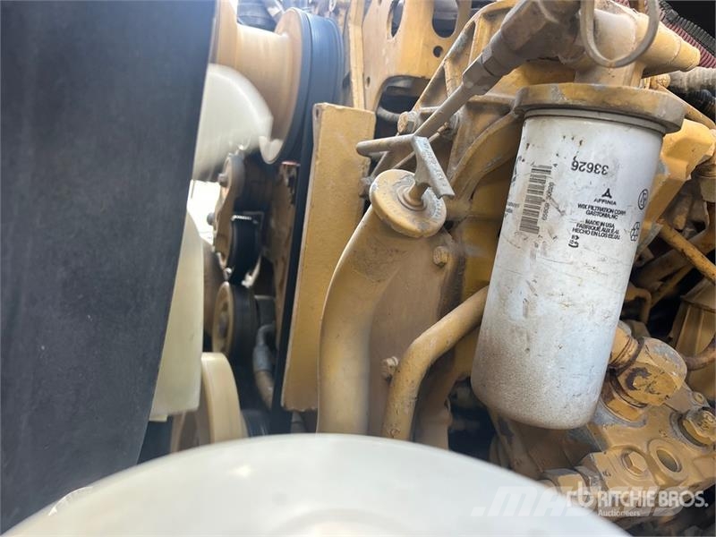 Sterling 800D 46000 lb Straight Boom on Sterling L7500 6x4  Caminhões guindaste