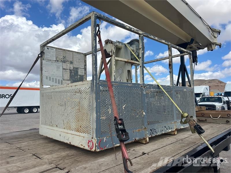 Sterling 800D 46000 lb Straight Boom on Sterling L7500 6x4  Caminhões guindaste