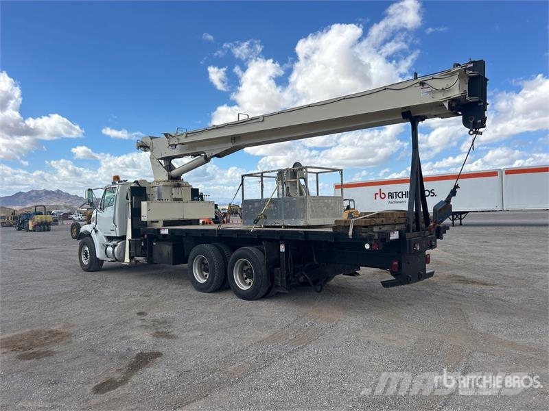 Sterling 800D 46000 lb Straight Boom on Sterling L7500 6x4  Caminhões guindaste