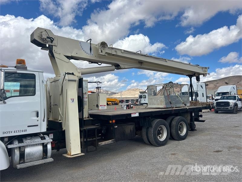 Sterling 800D 46000 lb Straight Boom on Sterling L7500 6x4  Caminhões guindaste