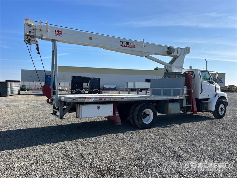 Sterling BT3063 30000 lb Straight Boom on Sterling L7500 4x Kamioni sa kranom