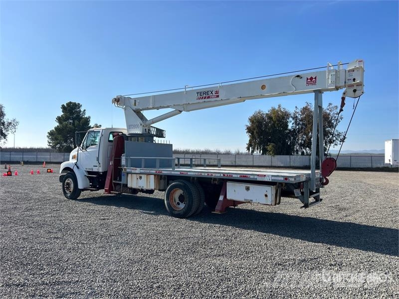 Sterling BT3063 30000 lb Straight Boom on Sterling L7500 4x Kamioni sa kranom
