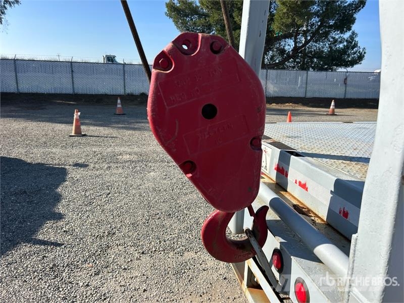 Sterling BT3063 30000 lb Straight Boom on Sterling L7500 4x Kamioni sa kranom
