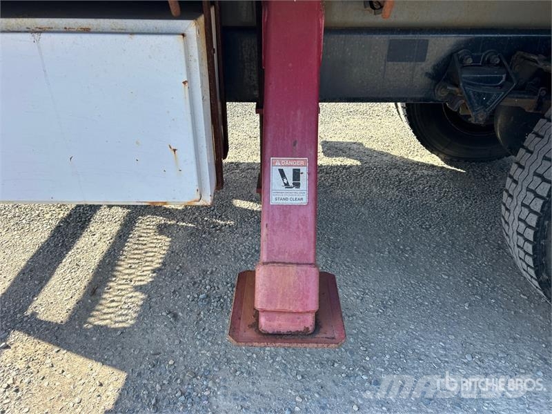 Sterling BT3063 30000 lb Straight Boom on Sterling L7500 4x Kamioni sa kranom