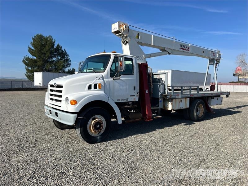 Sterling BT3063 30000 lb Straight Boom on Sterling L7500 4x Kamioni sa kranom