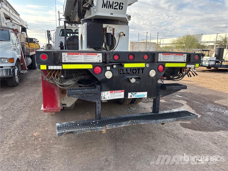 Sterling H110R-L3MH 115 ft on Sterling L7500 6x4 Bucket Tr Avtokošare