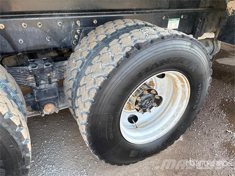 Sterling H110R-L3MH 115 ft on  Sterling L7500 6x4 Bucket Tr Nostolava-autot