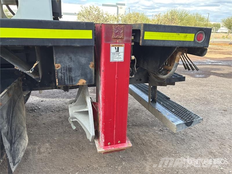 Sterling H110R-L3MH 115 ft on  Sterling L7500 6x4 Bucket Tr Nostolava-autot