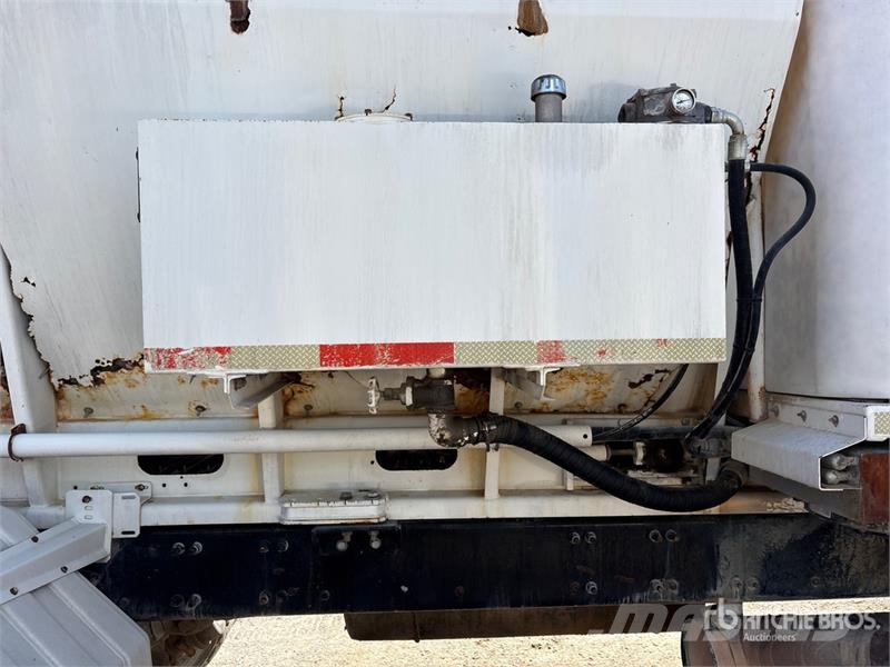 Sterling L8500 6x4 Volumetric Mixer Truck Бетономішалки (Автобетонозмішувачі)