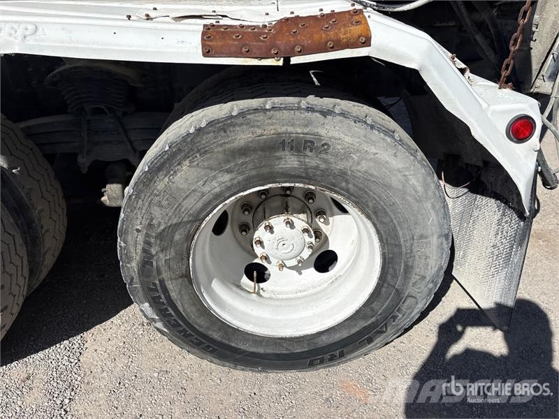 Sterling L8500 6x4 Volumetric Mixer Truck Бетономішалки (Автобетонозмішувачі)