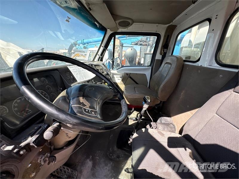 Sterling L8500 6x4 Volumetric Mixer Truck Бетономішалки (Автобетонозмішувачі)