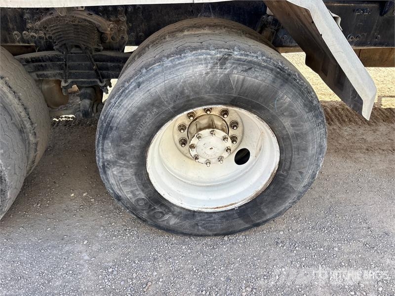 Sterling L8500 6x4 Volumetric Mixer Truck Бетономішалки (Автобетонозмішувачі)