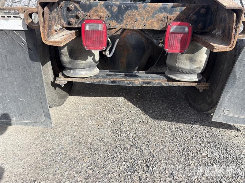 Sterling L9500 Tracteur routier