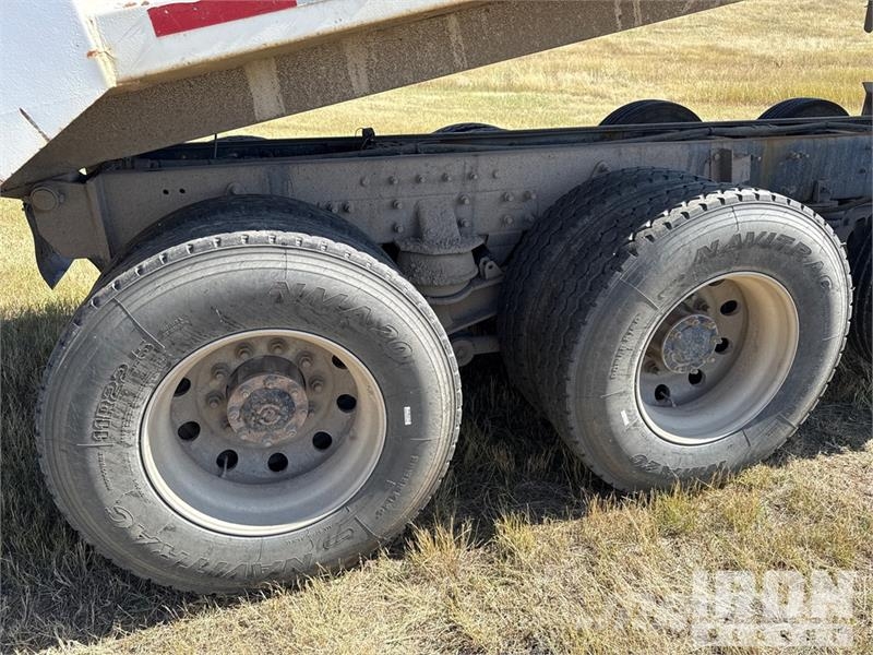 Sterling L9500 Tipper trucks