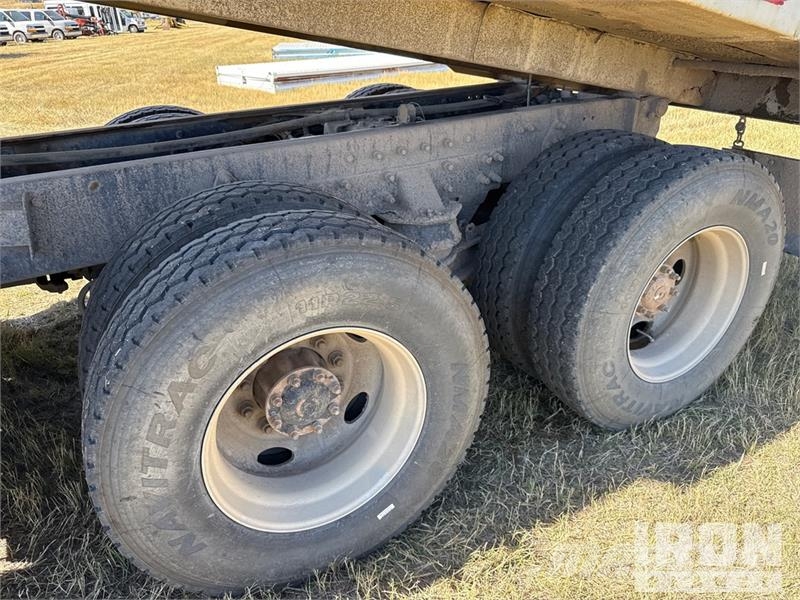 Sterling L9500 Tipper trucks