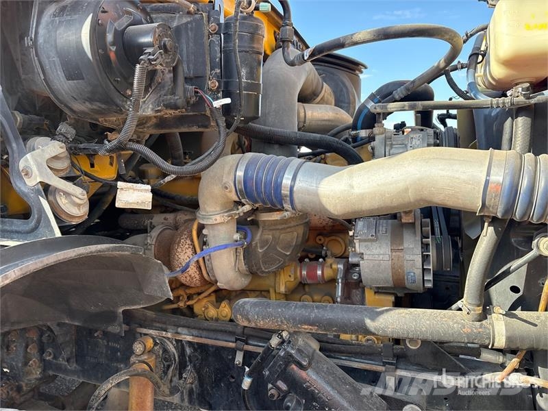 Sterling L9500 6x4 Fuel and Lube Truck Kamioni cisterne