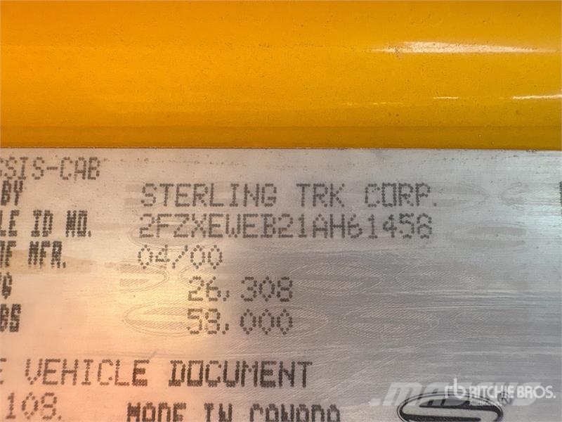 Sterling L9500 6x4 Fuel and Lube Truck Kamioni cisterne