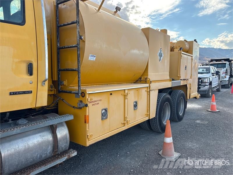 Sterling L9500 6x4 Fuel and Lube Truck Kamioni cisterne